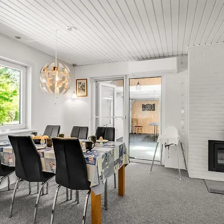 Aarni - 250m To The Fjord By Interhome Feriehus